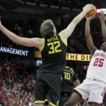 Top 25 roundup: Oregon chases down No. 11 Wisconsin in OT